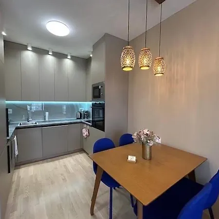 One-bedroom Beautiful Riverfront Eliza Τρέμπινιε