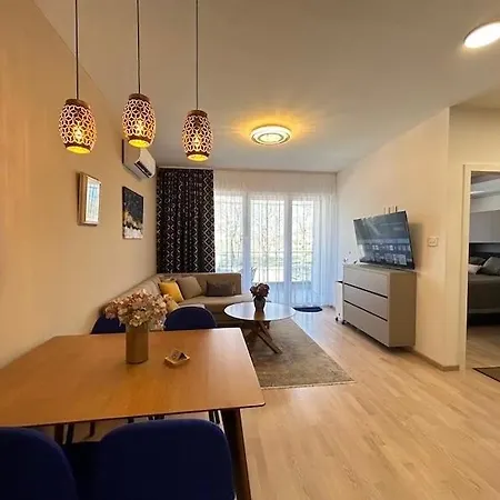 Apartment One-bedroom Beautiful Riverfront Eliza *