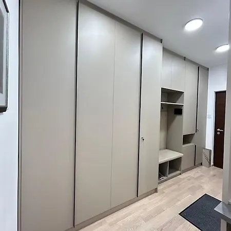 Διαμέρισμα One-bedroom Beautiful Riverfront Eliza Τρέμπινιε