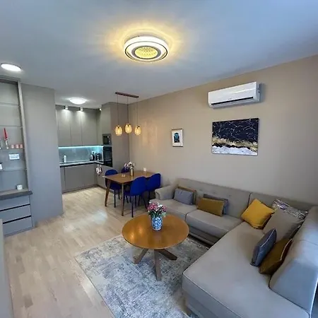 Apartment One-bedroom Beautiful Riverfront Eliza